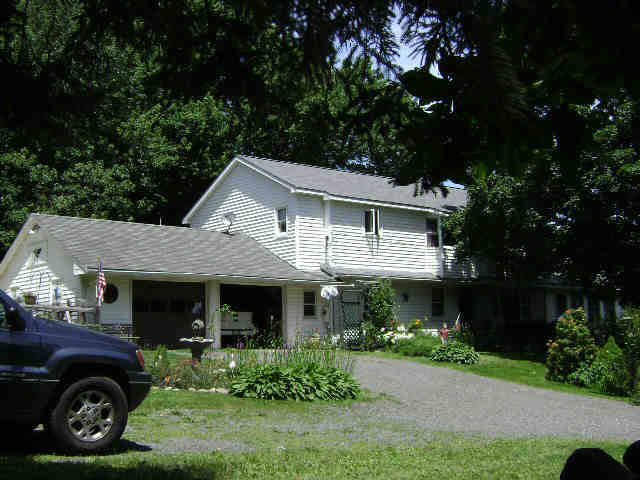 Building photograph for 10 PADDY HOLLOW RD